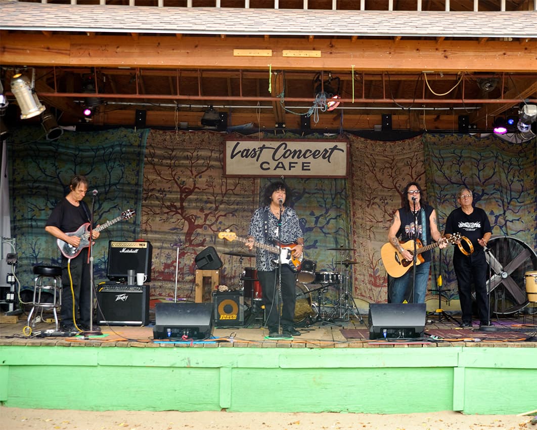 Last Concert Cafe